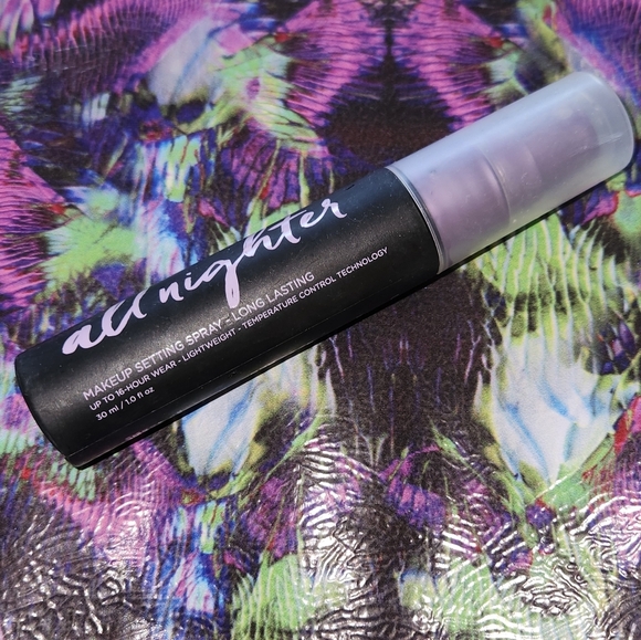 ⭐️ x3 HOST PICK ⭐️ Urban Decay All Nighter Makeup Setting Spray - Picture 2 of 3